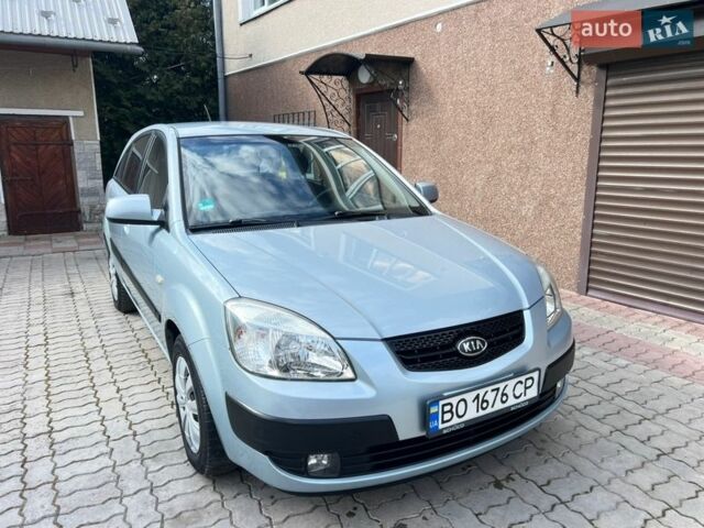 Серый Киа Рио, объемом двигателя 1.5 л и пробегом 265 тыс. км за 4499 $, фото 2 на Automoto.ua