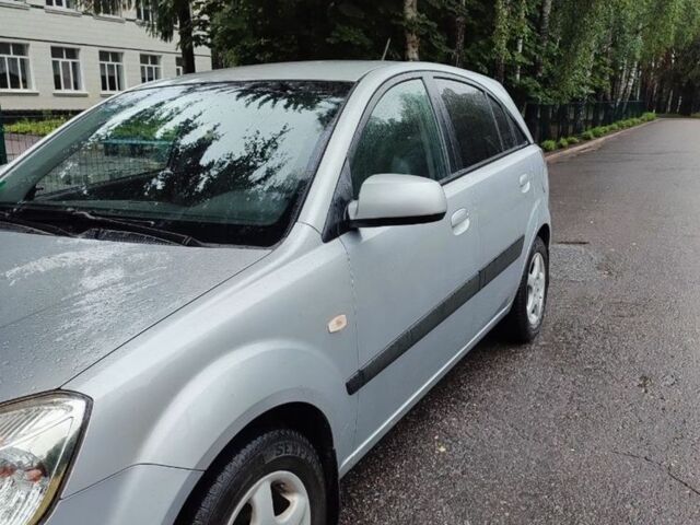Сірий Кіа Ріо, об'ємом двигуна 1.4 л та пробігом 127 тис. км за 5177 $, фото 8 на Automoto.ua