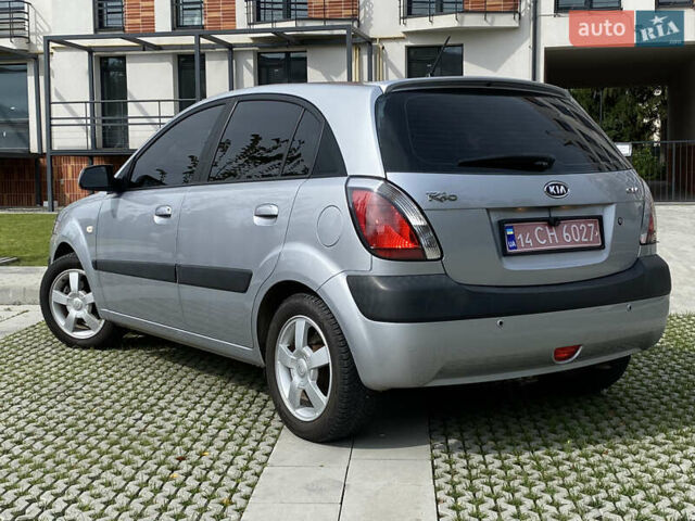 Сірий Кіа Ріо, об'ємом двигуна 1.6 л та пробігом 173 тис. км за 6199 $, фото 20 на Automoto.ua