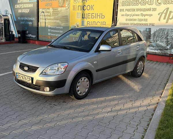 Серый Киа Рио, объемом двигателя 1.49 л и пробегом 265 тыс. км за 3900 $, фото 4 на Automoto.ua