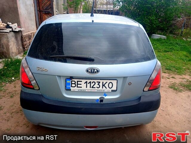 Серый Киа Рио, объемом двигателя 1.3 л и пробегом 175 тыс. км за 4499 $, фото 1 на Automoto.ua