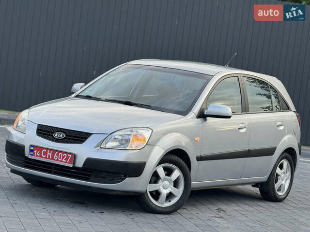 Серый Киа Рио, объемом двигателя 1.6 л и пробегом 172 тыс. км за 5600 $, фото 9 на Automoto.ua