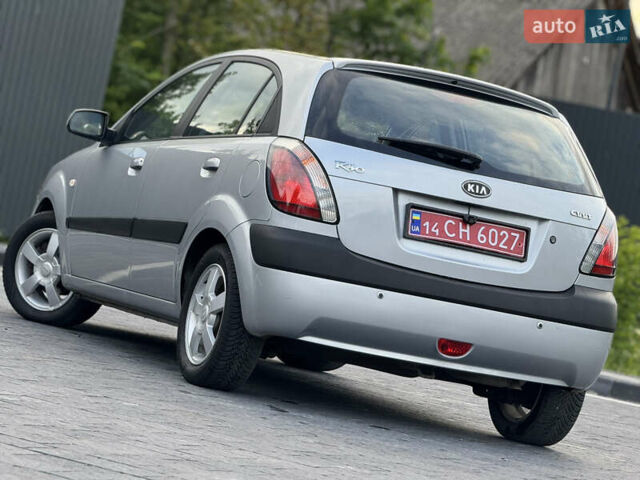 Серый Киа Рио, объемом двигателя 1.6 л и пробегом 172 тыс. км за 5600 $, фото 27 на Automoto.ua