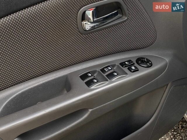 Серый Киа Рио, объемом двигателя 1.6 л и пробегом 179 тыс. км за 6499 $, фото 39 на Automoto.ua