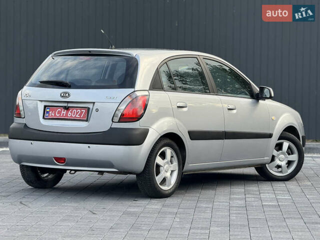 Серый Киа Рио, объемом двигателя 1.6 л и пробегом 172 тыс. км за 5600 $, фото 16 на Automoto.ua
