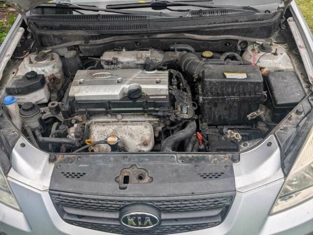 Серый Киа Рио, объемом двигателя 1.4 л и пробегом 143 тыс. км за 3700 $, фото 8 на Automoto.ua