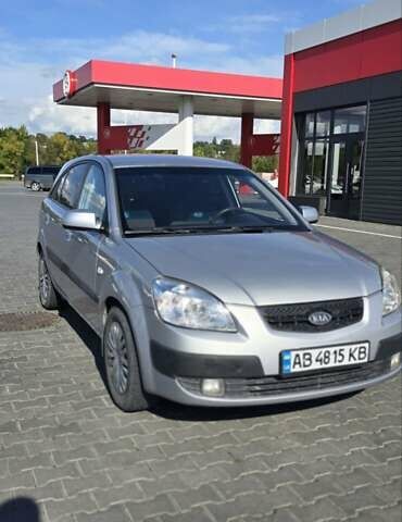 Сірий Кіа Ріо, об'ємом двигуна 1.5 л та пробігом 275 тис. км за 4100 $, фото 1 на Automoto.ua