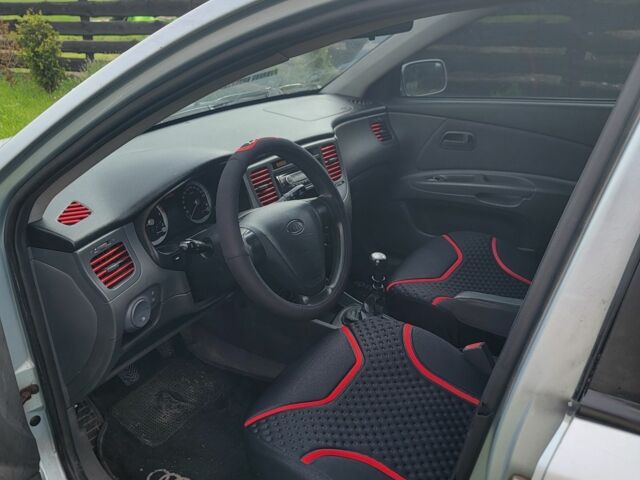 Сірий Кіа Ріо, об'ємом двигуна 0 л та пробігом 156 тис. км за 2000 $, фото 5 на Automoto.ua