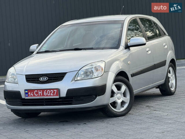 Серый Киа Рио, объемом двигателя 1.6 л и пробегом 172 тыс. км за 5600 $, фото 7 на Automoto.ua