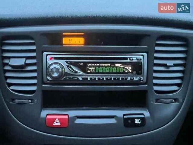 Серый Киа Рио, объемом двигателя 1.4 л и пробегом 254 тыс. км за 4600 $, фото 31 на Automoto.ua