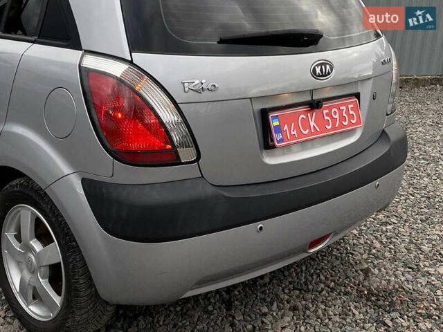 Серый Киа Рио, объемом двигателя 1.6 л и пробегом 173 тыс. км за 5799 $, фото 31 на Automoto.ua