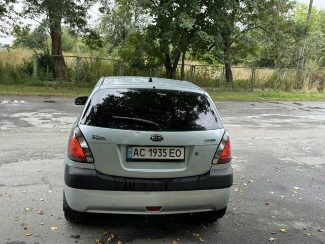 Серый Киа Рио, объемом двигателя 1.5 л и пробегом 200 тыс. км за 3293 $, фото 5 на Automoto.ua