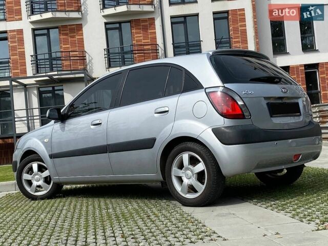 Серый Киа Рио, объемом двигателя 1.6 л и пробегом 179 тыс. км за 6499 $, фото 22 на Automoto.ua