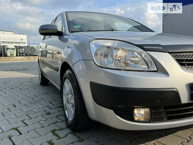 Серый Киа Рио, объемом двигателя 1.5 л и пробегом 214 тыс. км за 4250 $, фото 26 на Automoto.ua