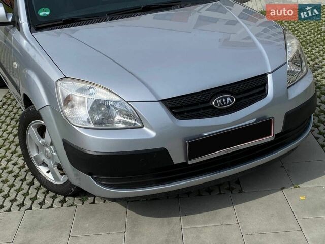 Серый Киа Рио, объемом двигателя 1.6 л и пробегом 179 тыс. км за 6499 $, фото 4 на Automoto.ua