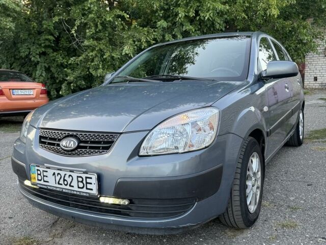 Серый Киа Рио, объемом двигателя 1.4 л и пробегом 149 тыс. км за 4898 $, фото 2 на Automoto.ua