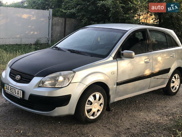 Серый Киа Рио, объемом двигателя 0 л и пробегом 500 тыс. км за 2000 $, фото 4 на Automoto.ua