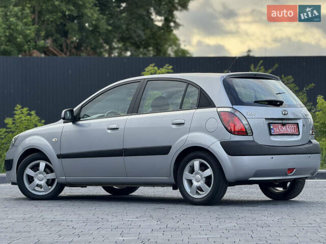 Серый Киа Рио, объемом двигателя 1.6 л и пробегом 172 тыс. км за 5600 $, фото 29 на Automoto.ua