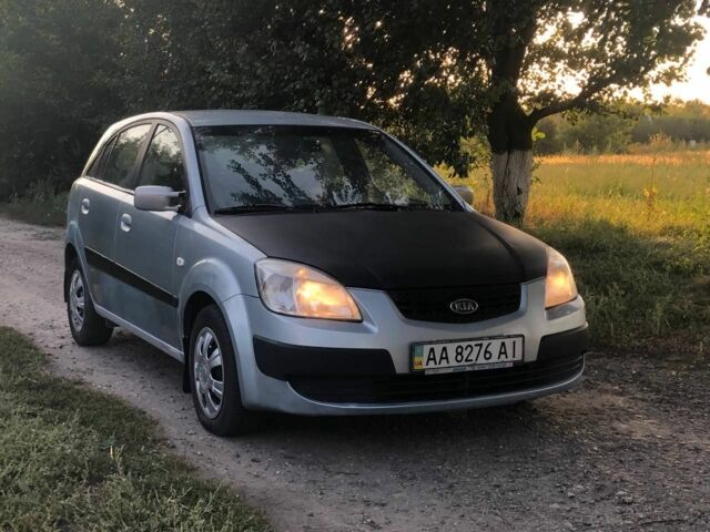Сірий Кіа Ріо, об'ємом двигуна 0 л та пробігом 150 тис. км за 2000 $, фото 1 на Automoto.ua