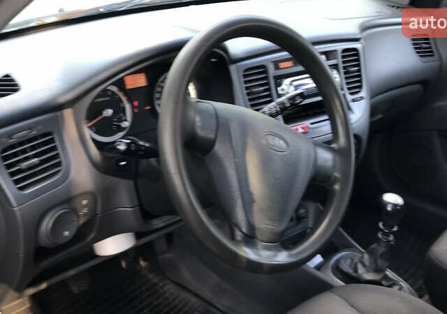 Серый Киа Рио, объемом двигателя 0 л и пробегом 500 тыс. км за 2000 $, фото 10 на Automoto.ua