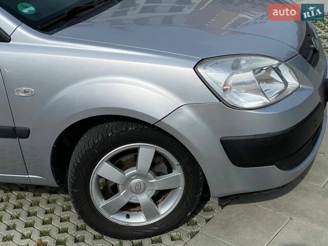 Серый Киа Рио, объемом двигателя 1.6 л и пробегом 179 тыс. км за 6499 $, фото 5 на Automoto.ua