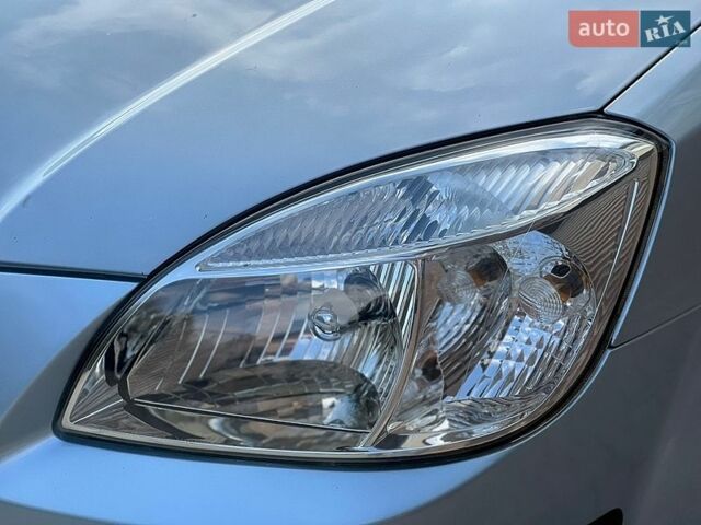 Серый Киа Рио, объемом двигателя 1.5 л и пробегом 265 тыс. км за 3999 $, фото 8 на Automoto.ua