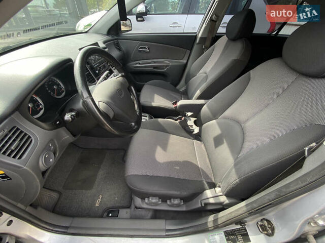 Сірий Кіа Ріо, об'ємом двигуна 1.6 л та пробігом 173 тис. км за 6199 $, фото 38 на Automoto.ua