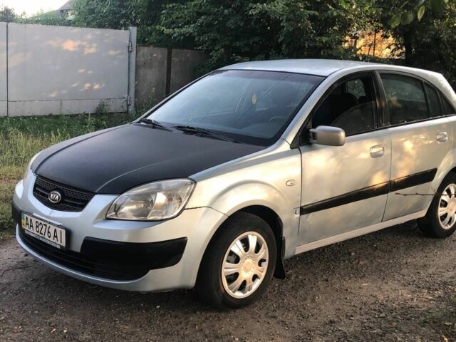Сірий Кіа Ріо, об'ємом двигуна 0 л та пробігом 150 тис. км за 2000 $, фото 3 на Automoto.ua