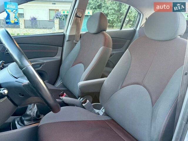 Сірий Кіа Ріо, об'ємом двигуна 1.5 л та пробігом 279 тис. км за 4550 $, фото 21 на Automoto.ua