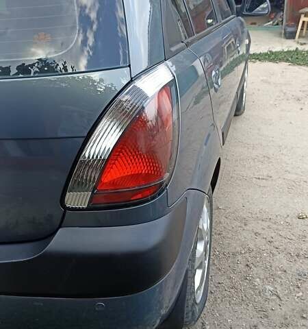 Серый Киа Рио, объемом двигателя 1.4 л и пробегом 194 тыс. км за 5999 $, фото 14 на Automoto.ua