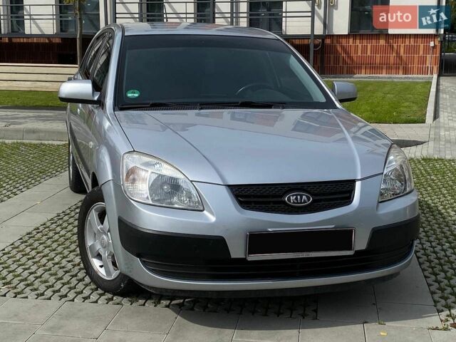 Серый Киа Рио, объемом двигателя 1.6 л и пробегом 179 тыс. км за 6499 $, фото 1 на Automoto.ua