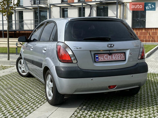Сірий Кіа Ріо, об'ємом двигуна 1.6 л та пробігом 173 тис. км за 6199 $, фото 21 на Automoto.ua