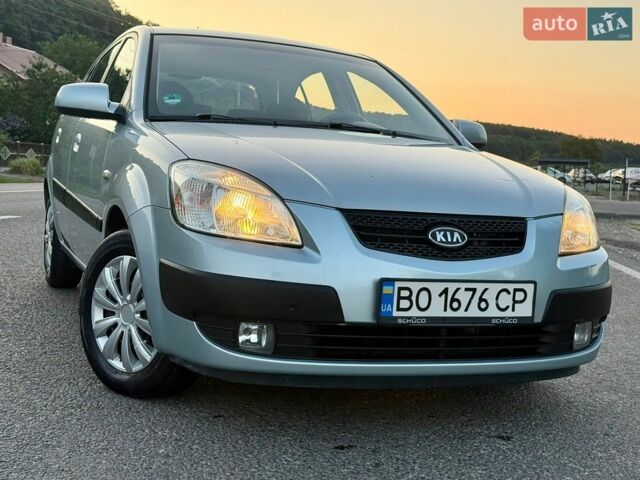 Серый Киа Рио, объемом двигателя 1.5 л и пробегом 279 тыс. км за 4550 $, фото 3 на Automoto.ua