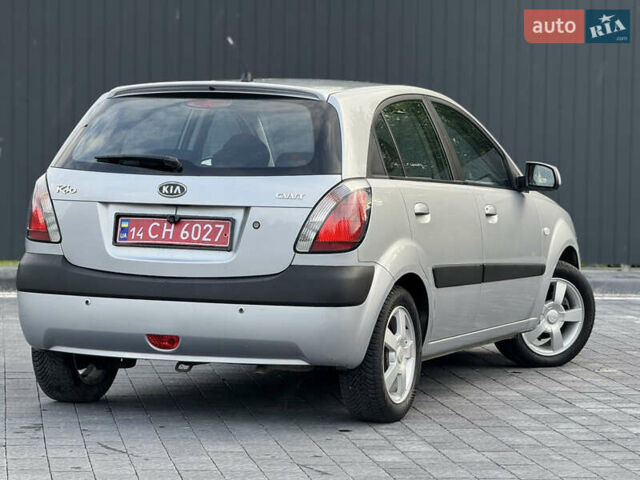Серый Киа Рио, объемом двигателя 1.6 л и пробегом 172 тыс. км за 5600 $, фото 19 на Automoto.ua