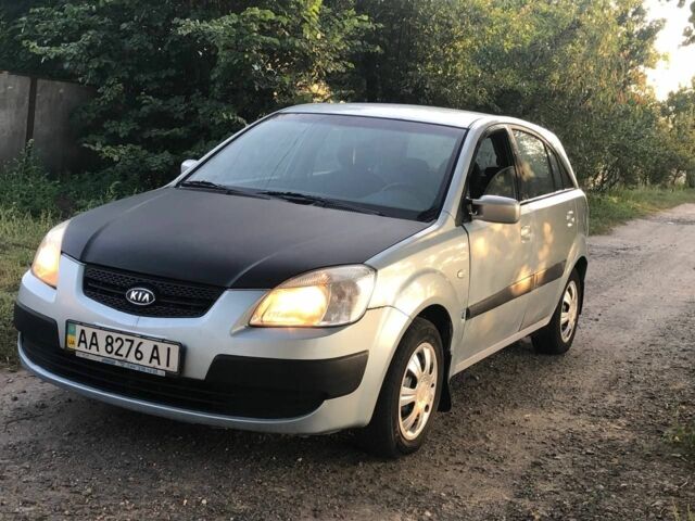 Сірий Кіа Ріо, об'ємом двигуна 0 л та пробігом 150 тис. км за 2000 $, фото 4 на Automoto.ua