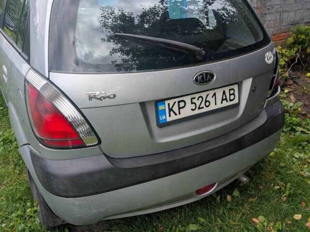 Серый Киа Рио, объемом двигателя 1.4 л и пробегом 143 тыс. км за 3700 $, фото 15 на Automoto.ua