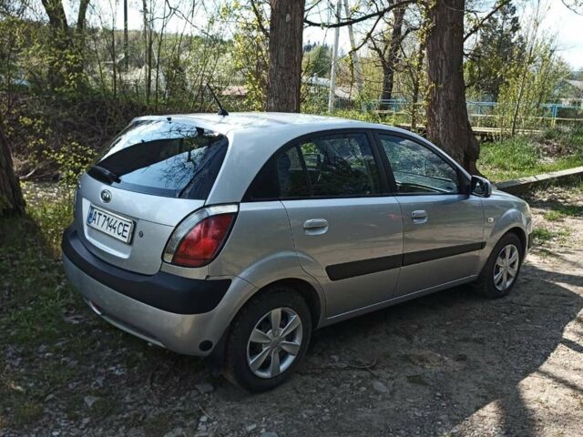 Серый Киа Рио, объемом двигателя 1.3 л и пробегом 225 тыс. км за 3500 $, фото 8 на Automoto.ua