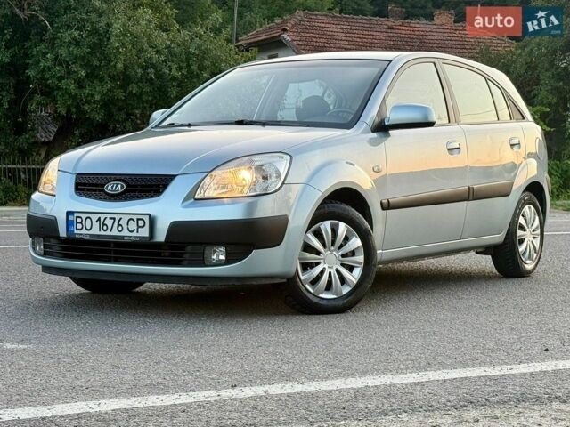 Сірий Кіа Ріо, об'ємом двигуна 1.5 л та пробігом 279 тис. км за 4550 $, фото 7 на Automoto.ua