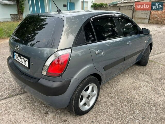 Серый Киа Рио, объемом двигателя 1.4 л и пробегом 245 тыс. км за 4200 $, фото 10 на Automoto.ua