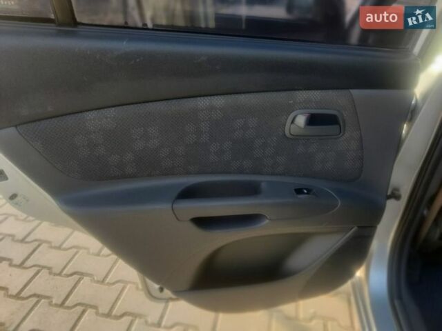 Серый Киа Рио, объемом двигателя 1.49 л и пробегом 280 тыс. км за 3900 $, фото 22 на Automoto.ua