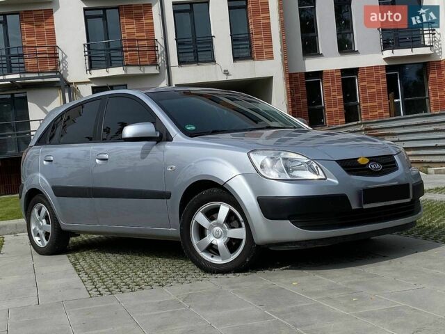 Серый Киа Рио, объемом двигателя 1.6 л и пробегом 179 тыс. км за 6499 $, фото 8 на Automoto.ua