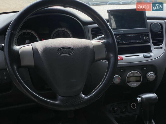 Сірий Кіа Ріо, об'ємом двигуна 1.6 л та пробігом 173 тис. км за 6199 $, фото 64 на Automoto.ua