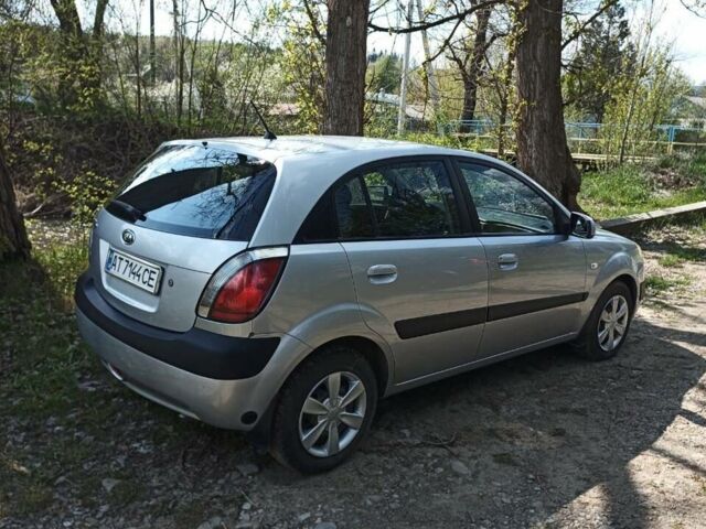 Серый Киа Рио, объемом двигателя 1.3 л и пробегом 225 тыс. км за 3500 $, фото 8 на Automoto.ua