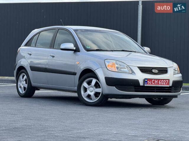 Серый Киа Рио, объемом двигателя 1.6 л и пробегом 172 тыс. км за 5600 $, фото 5 на Automoto.ua