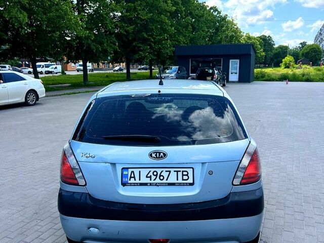 Серый Киа Рио, объемом двигателя 1.4 л и пробегом 220 тыс. км за 6499 $, фото 3 на Automoto.ua