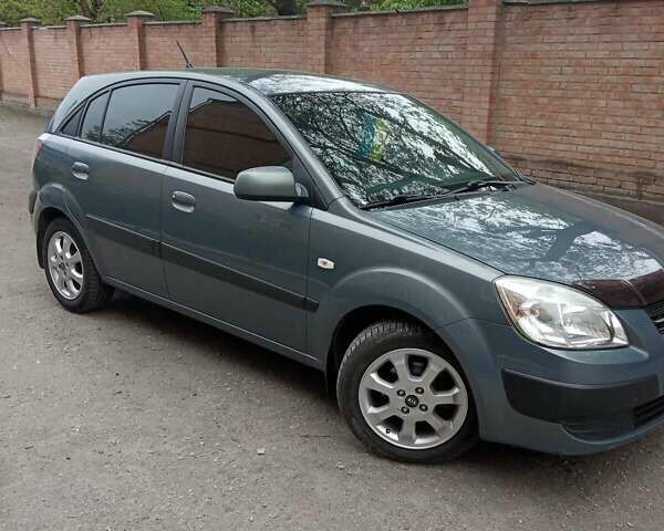 Серый Киа Рио, объемом двигателя 1.4 л и пробегом 194 тыс. км за 5999 $, фото 1 на Automoto.ua