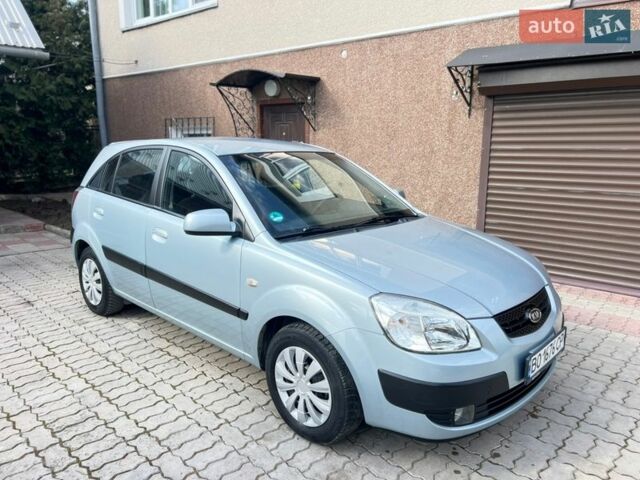 Серый Киа Рио, объемом двигателя 1.5 л и пробегом 265 тыс. км за 4499 $, фото 3 на Automoto.ua
