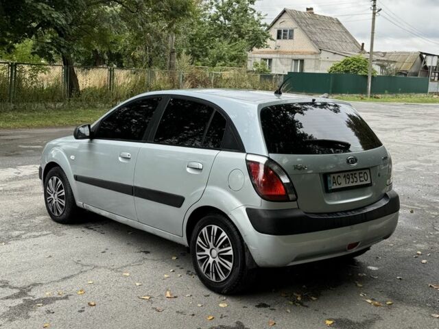 Серый Киа Рио, объемом двигателя 1.5 л и пробегом 200 тыс. км за 3293 $, фото 3 на Automoto.ua