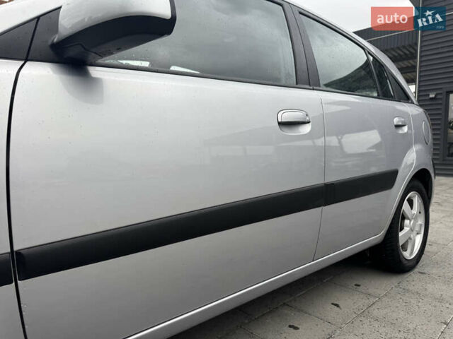 Серый Киа Рио, объемом двигателя 1.6 л и пробегом 172 тыс. км за 5600 $, фото 73 на Automoto.ua