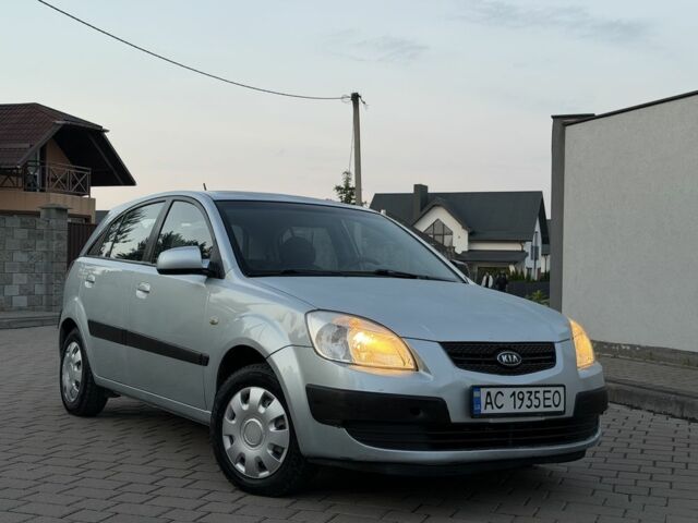 Сірий Кіа Ріо, об'ємом двигуна 1.5 л та пробігом 279 тис. км за 4825 $, фото 1 на Automoto.ua